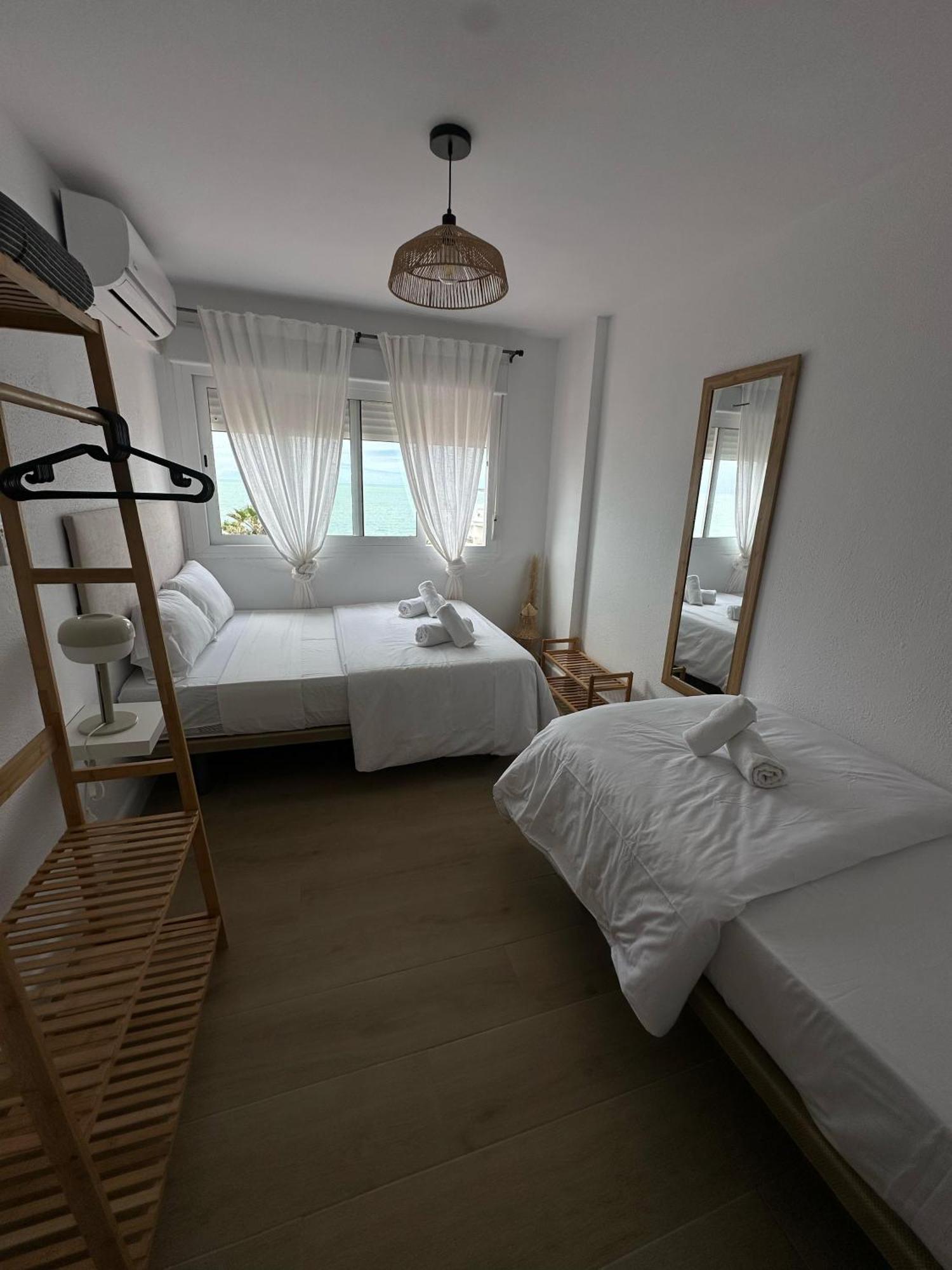 Gatu Villa Mar "Preferente Para Mayores De 25 Anos Y Familias " El Puerto de Santa Maria Ngoại thất bức ảnh